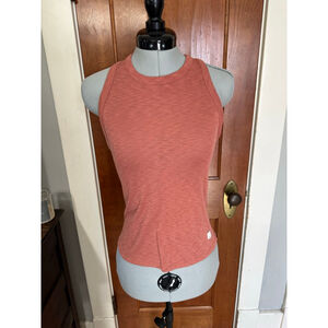 Vuori Tank Top in Dusty Coral Heather